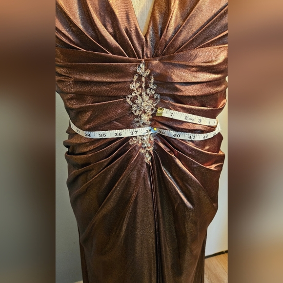 Shimmering Brown Maxi Dress. Gathered Waist. Rhindtone Detail. Size 20 - Picture 7 of 8